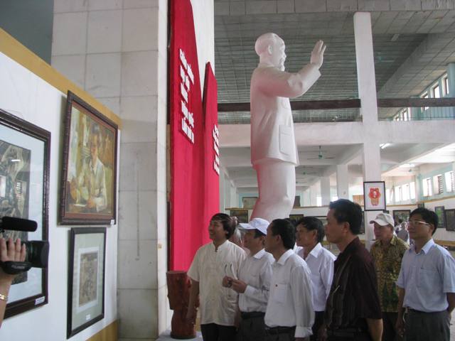 Triển lãm mĩ thuật- nhiếp ảnh Nghệ An 10 năm đầu thế kỉ XXI