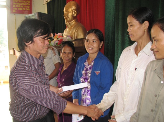 Công đoàn Bộ Văn hoá, Thể thao và Du lịch chia sẻ khó khăn cùng nhân dân vùng bị lũ lụt