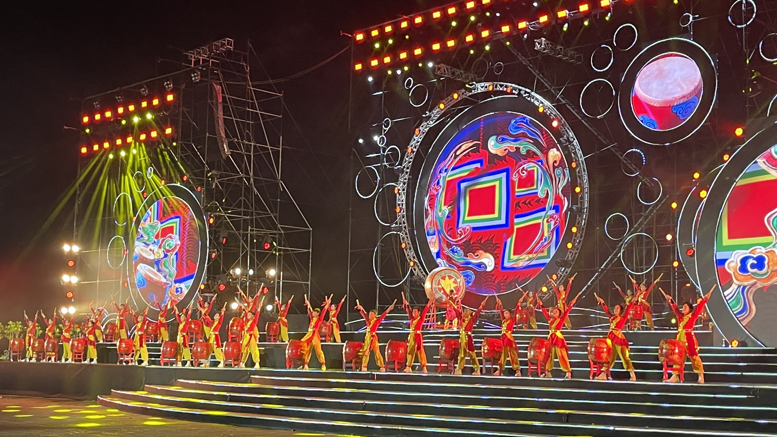 Tổng duyệt Chương trình nghệ thuật khai mạc Festival Du lịch Cửa Lò “Bốn mùa biển gọi”