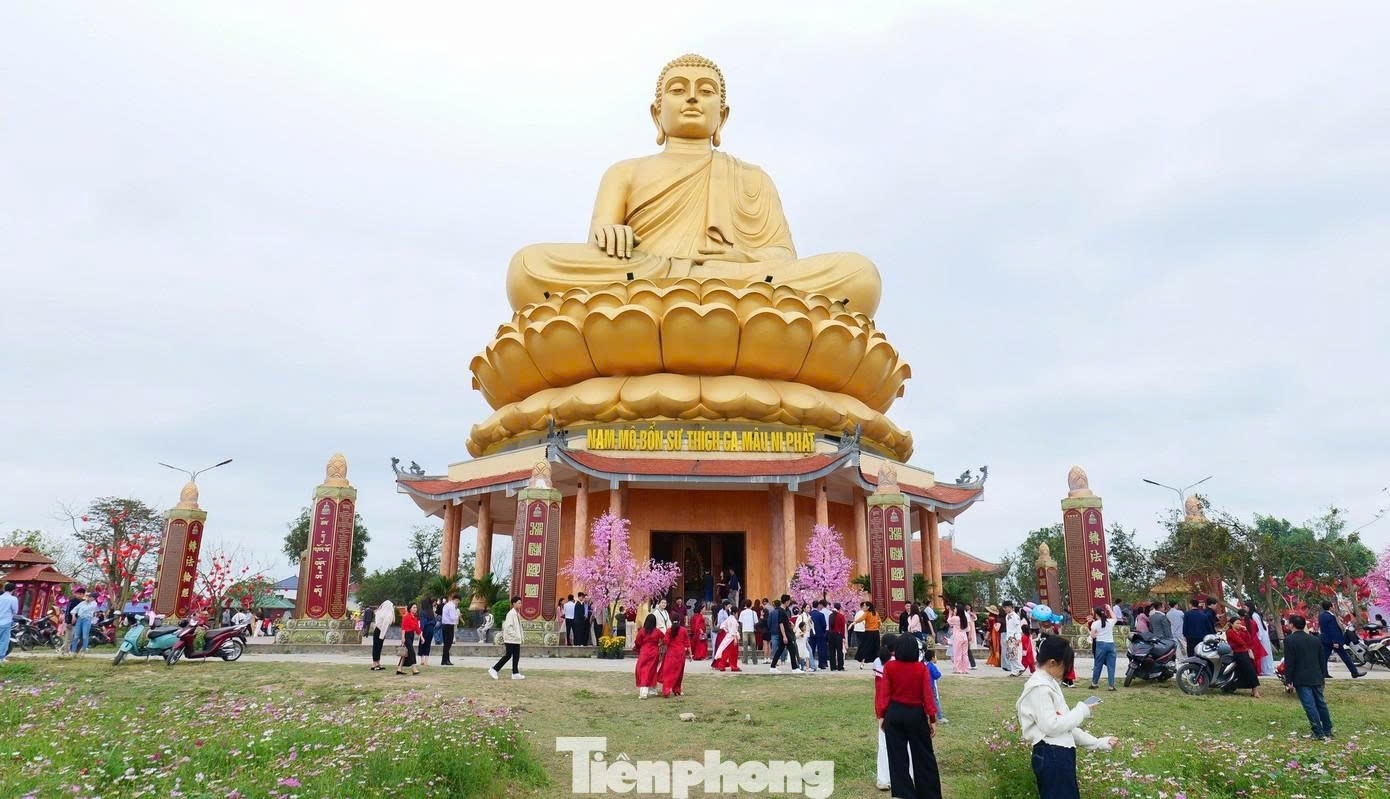 Du xuân chùa Phúc Lạc