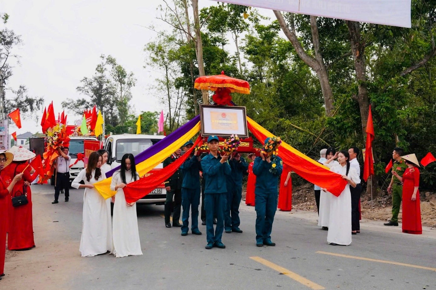 Trang trọng lễ đón bằng xếp hạng di tích lịch sử cấp tỉnh khu lưu niệm đồng chí Nguyễn Duy Trinh