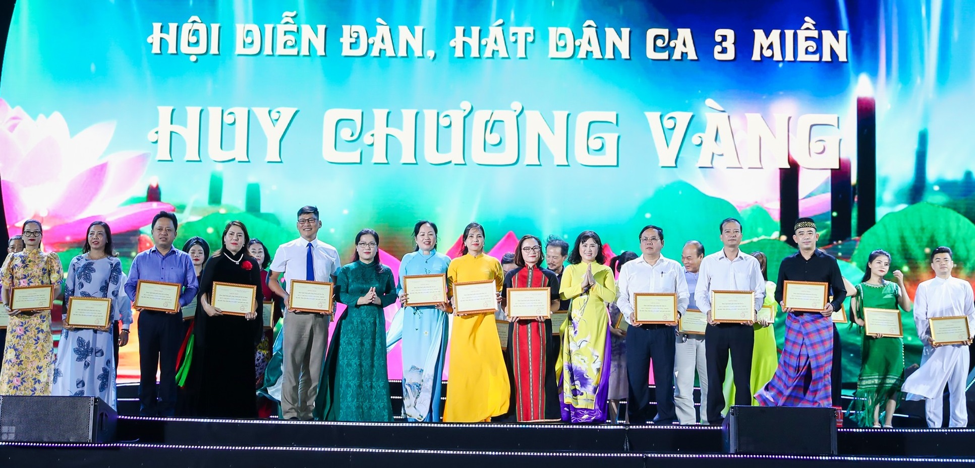 Đoàn Nghệ thuật quần chúng tỉnh Nghệ An đạt Huy chương Vàng tại Hội diễn Đàn, Hát dân ca 3 miền năm 2023