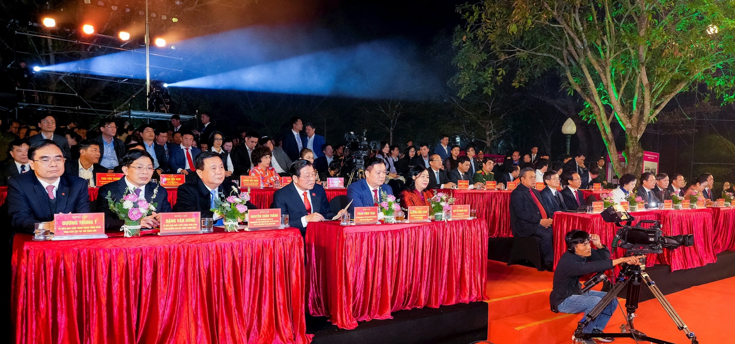 Cầu truyền hình “Hai tay xây dựng một sơn hà” kỷ niệm 85 năm Bác Hồ về nước lãnh đạo cách mạng Việt Nam