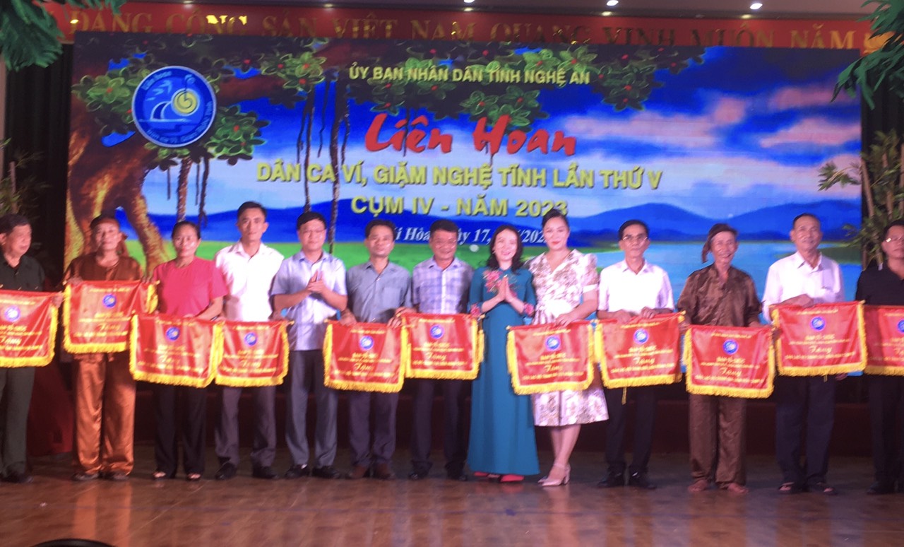 Nghệ An: Gần 350 nghệ nhân, diễn viên tham gia Liên hoan Dân ca Ví, Giặm Nghệ Tĩnh cụm IV tại thị xã Thái Hòa