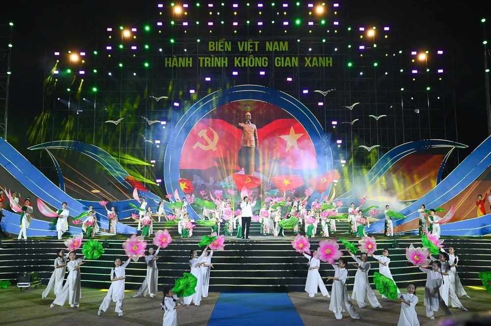 Biển Việt Nam - Hành trình không gian xanh
