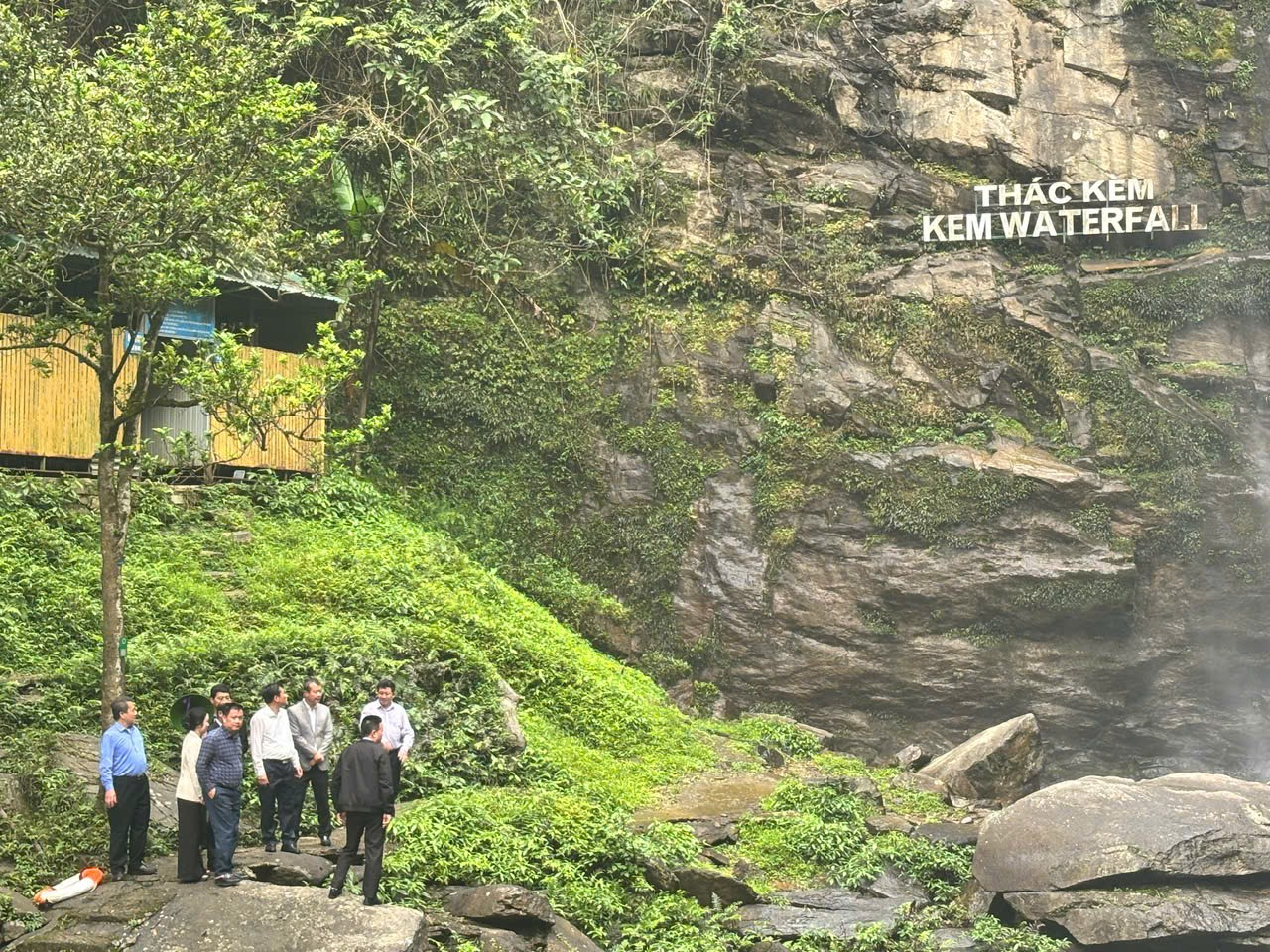 Bí thư Tỉnh ủy khảo sát một số điểm du lịch cộng đồng trên địa bàn các xã Môn Sơn, Con Cuông