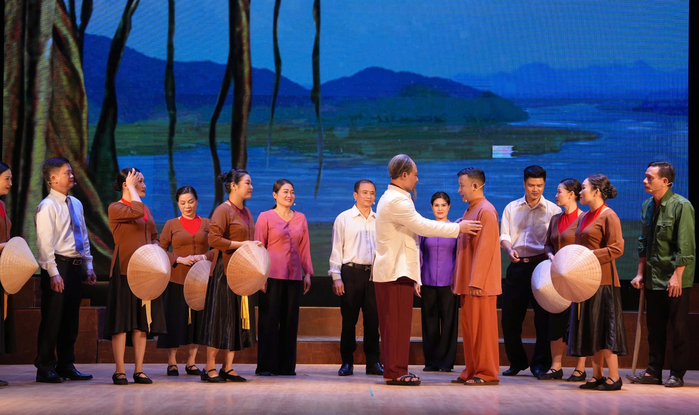 Trung tâm Nghệ thuật truyền thống tỉnh biểu diễn vở kịch hát dân ca “Lời Người - Lời của nước non”