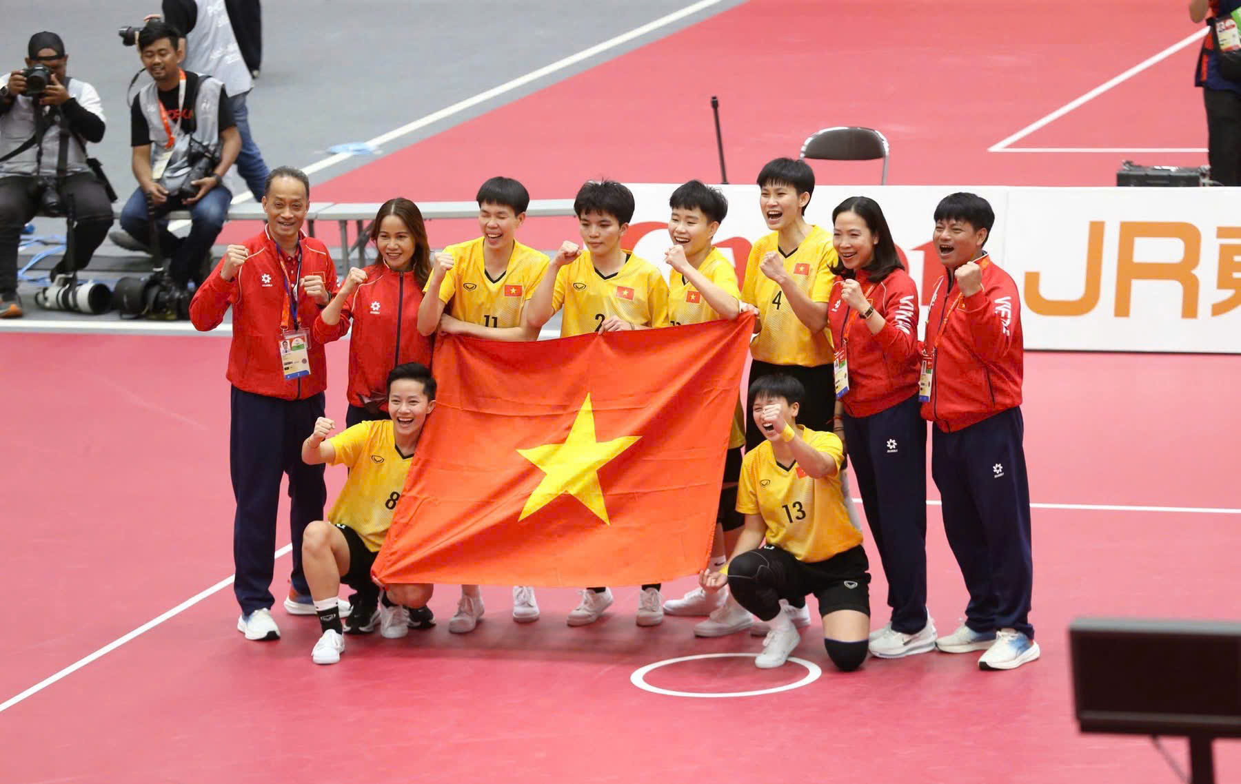 Nguyễn Thị My cùng cầu mây nữ Việt Nam bảo vệ Huy chương Vàng ASIAD