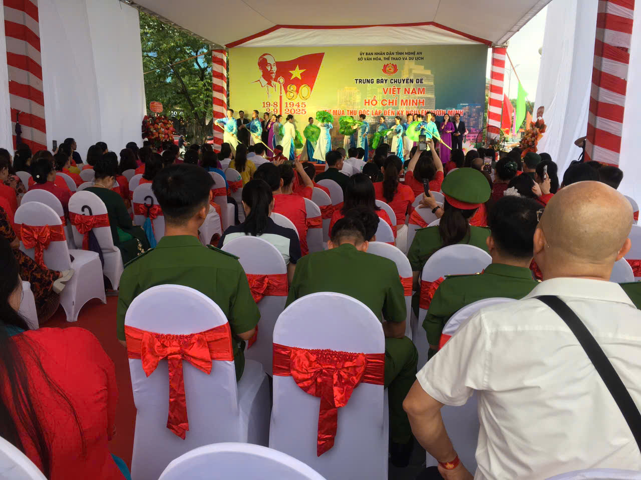 Trưng bày chuyên đề “Việt Nam - Hồ Chí Minh: Từ mùa Thu Độc Lập đến kỷ nguyên vươn mình”