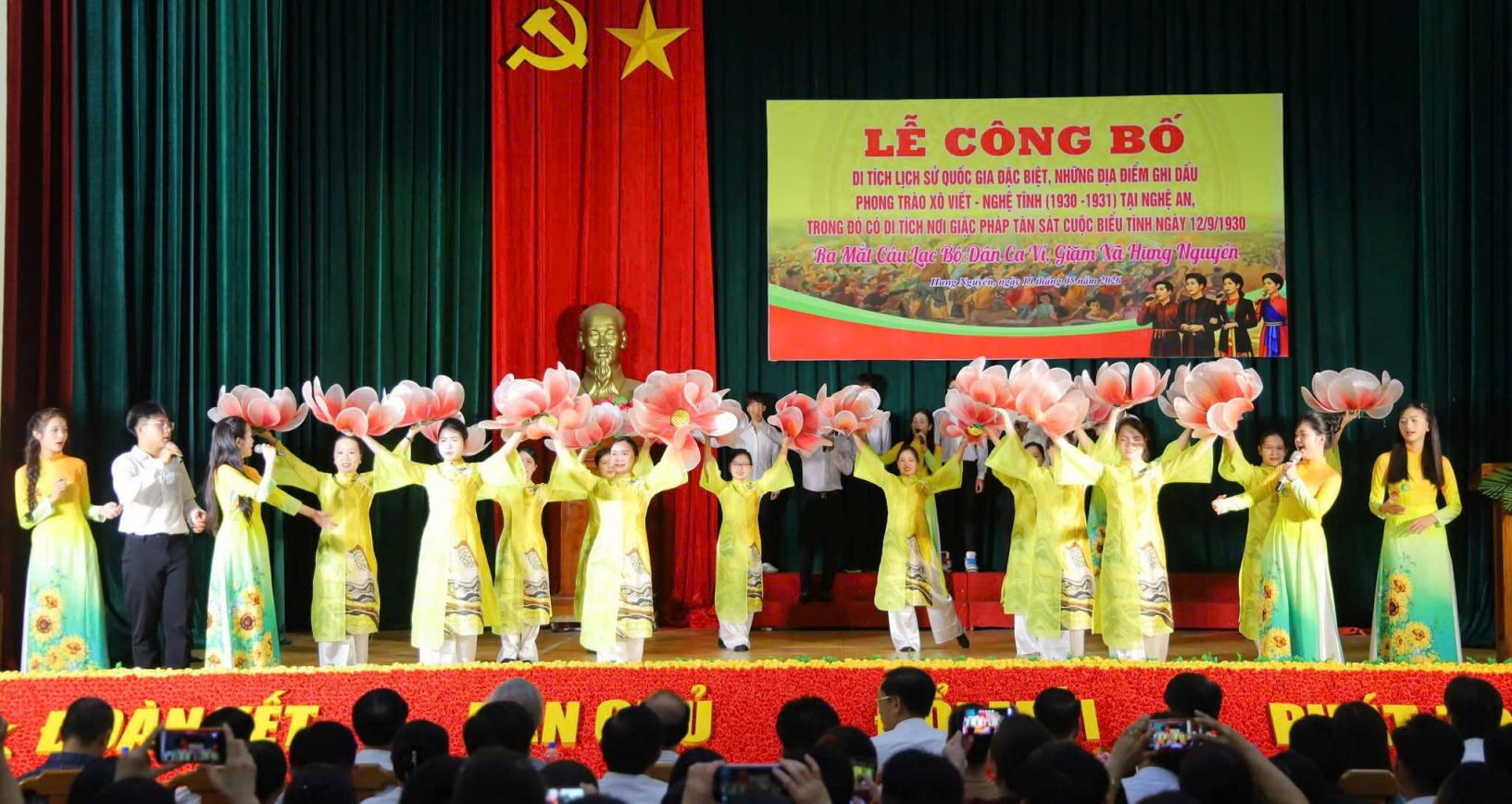 Trang trọng lễ đón nhận bằng xếp hạng Di tích Quốc gia đặc biệt và ra mắt Câu lạc bộ Dân ca Ví, Giặm tại xã Hưng Nguyên