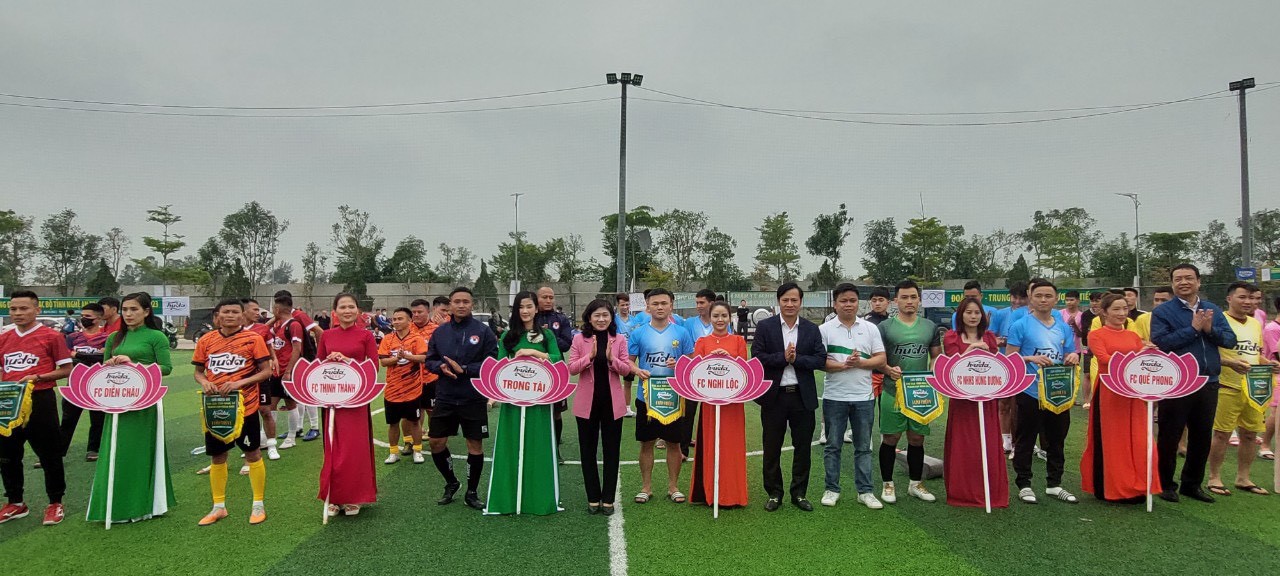 Khai mạc giải Bóng đá các Câu lạc bộ tỉnh Nghệ An tranh cúp Huda  năm 2023 cụm Diễn Châu