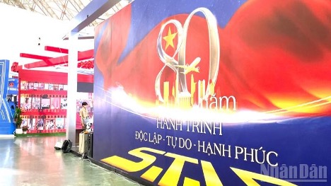 Kéo dài thời gian Triển lãm thành tựu đất nước để lan toả giá trị và tầm vóc quốc gia