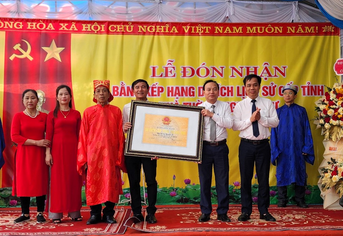 Huyện Nam Đàn đón nhận Bằng di tích lịch sử cấp tỉnh Nhà thờ họ Nguyễn Tư