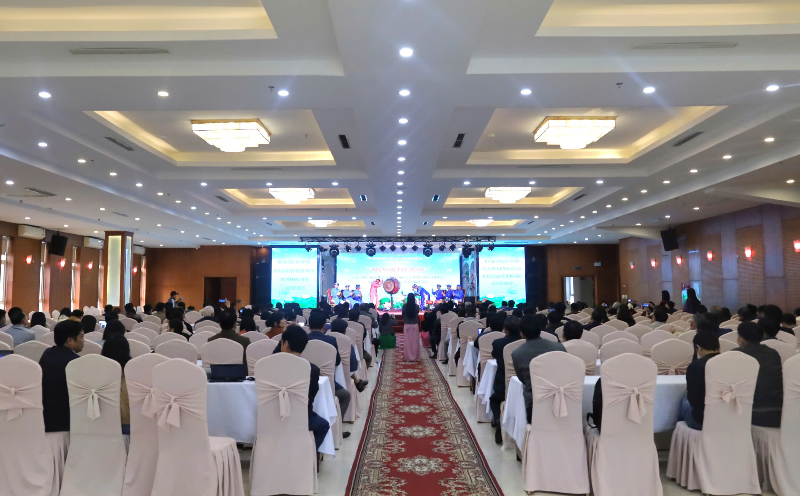 Khai giảng lớp tập huấn công tác bảo tồn và phát huy giá trị di sản văn hóa trên địa bàn tỉnh Nghệ An năm 2025