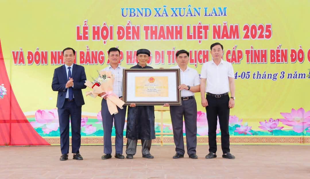 Khai hội đền Thanh Liệt và đón bằng xếp hạng di tích lịch sử cấp tỉnh Bến đò Cố Xin