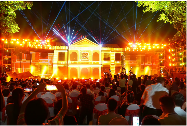 Hơn 6.000 lượt khách tới tham quan Bảo tàng Nghệ An - Xô viết Nghệ Tĩnh trong tháng cuối năm 2025