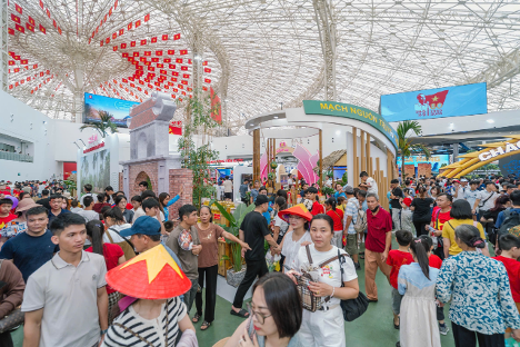 Sức hút của không gian trưng bày Nghệ An tại Triển lãm Thành tựu đất nước