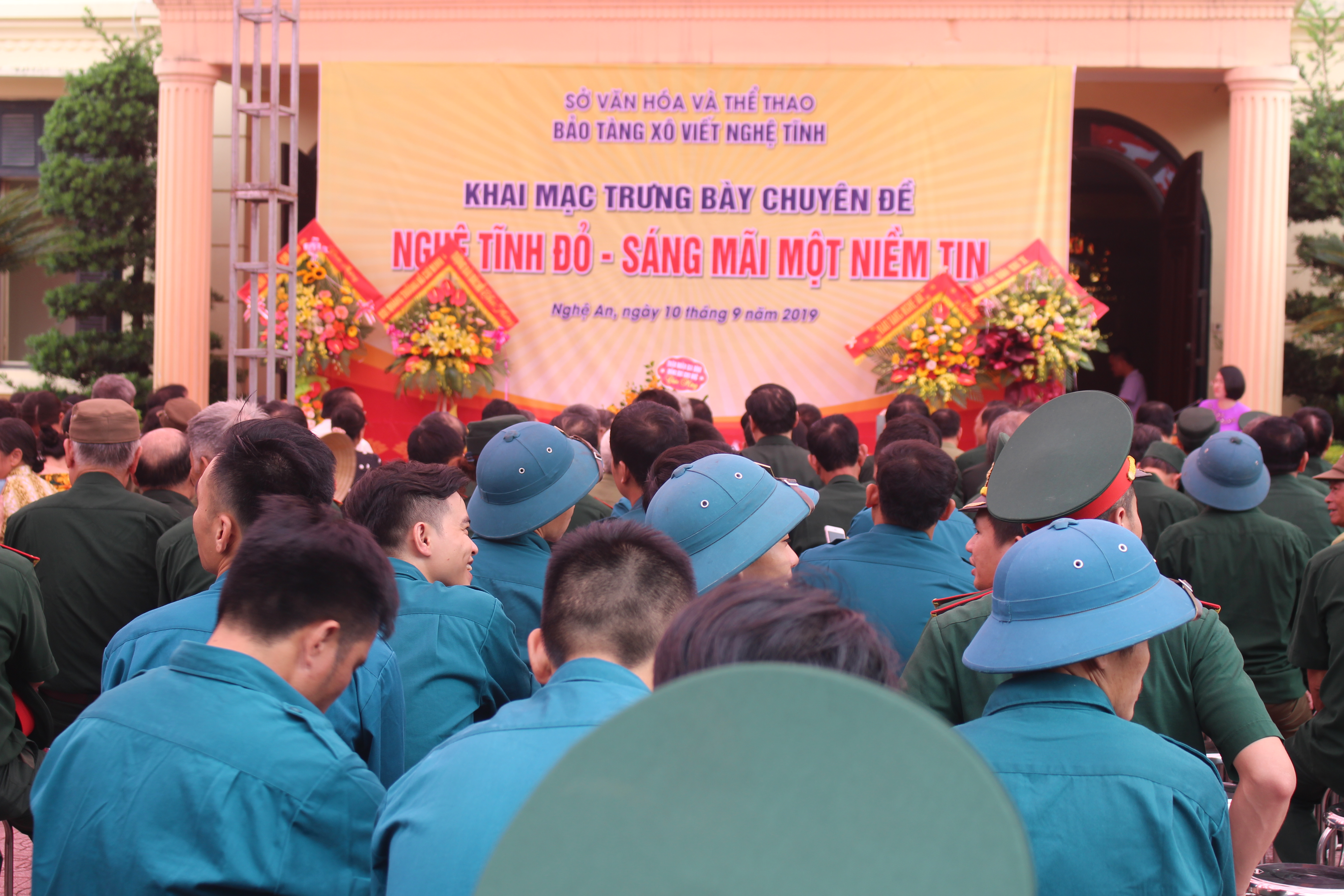 Trưng bày chuyên đề Nghệ Tĩnh Đỏ - Sáng mãi một niềm Tin