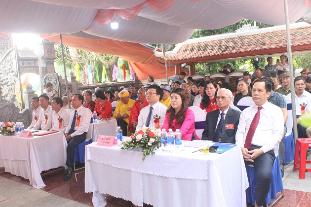 Nhà thờ họ Nguyễn Hữu làng Trung Cần, huyện Nam Đàn đón nhận bằng xếp hạng di tích Lịch sử - Kiến trúc Nghệ thuật cấp Tỉnh