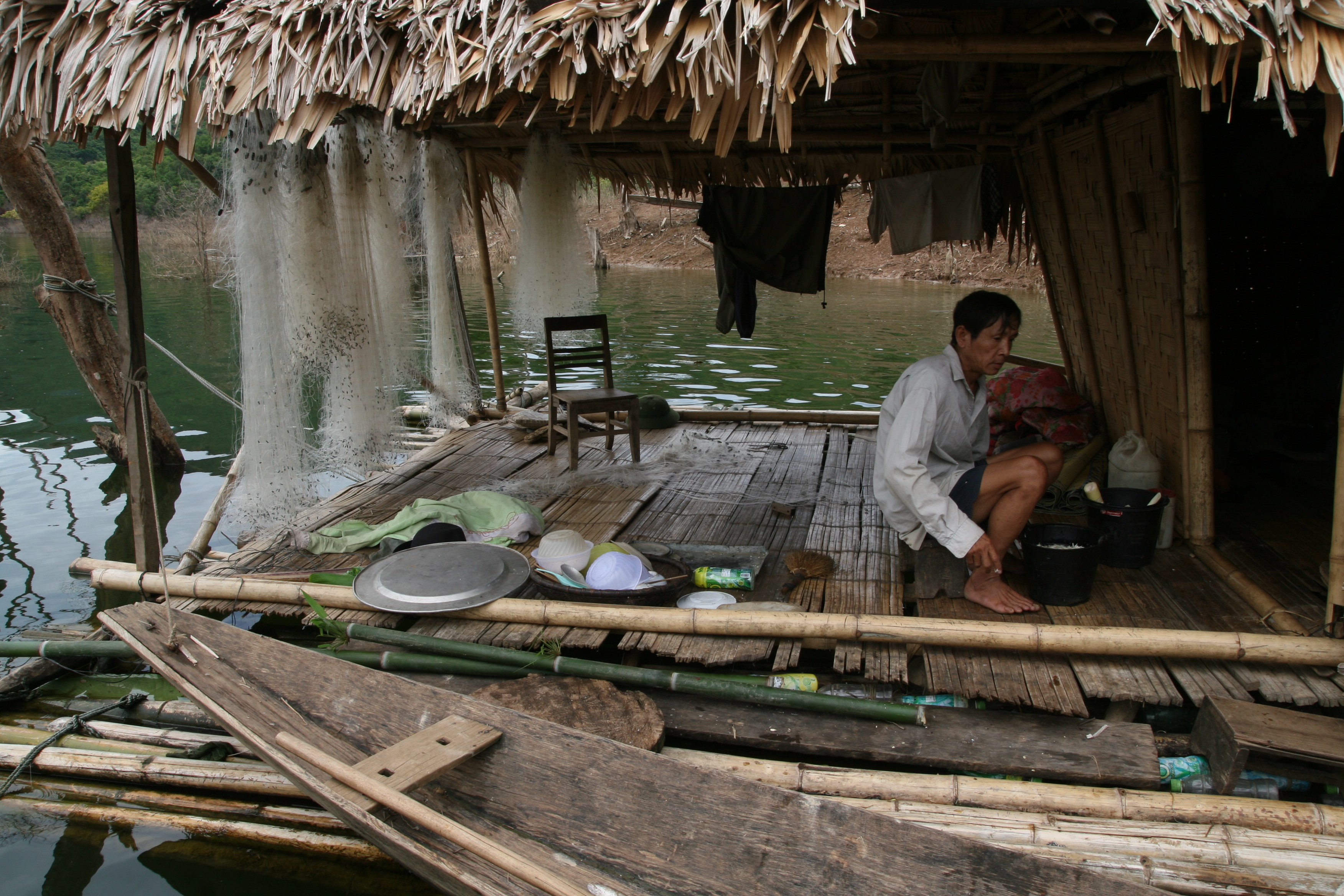 Biến đổi đời sống văn hóa của đồng bào Thái dưới tác động của chính sách di dân, tái định cư