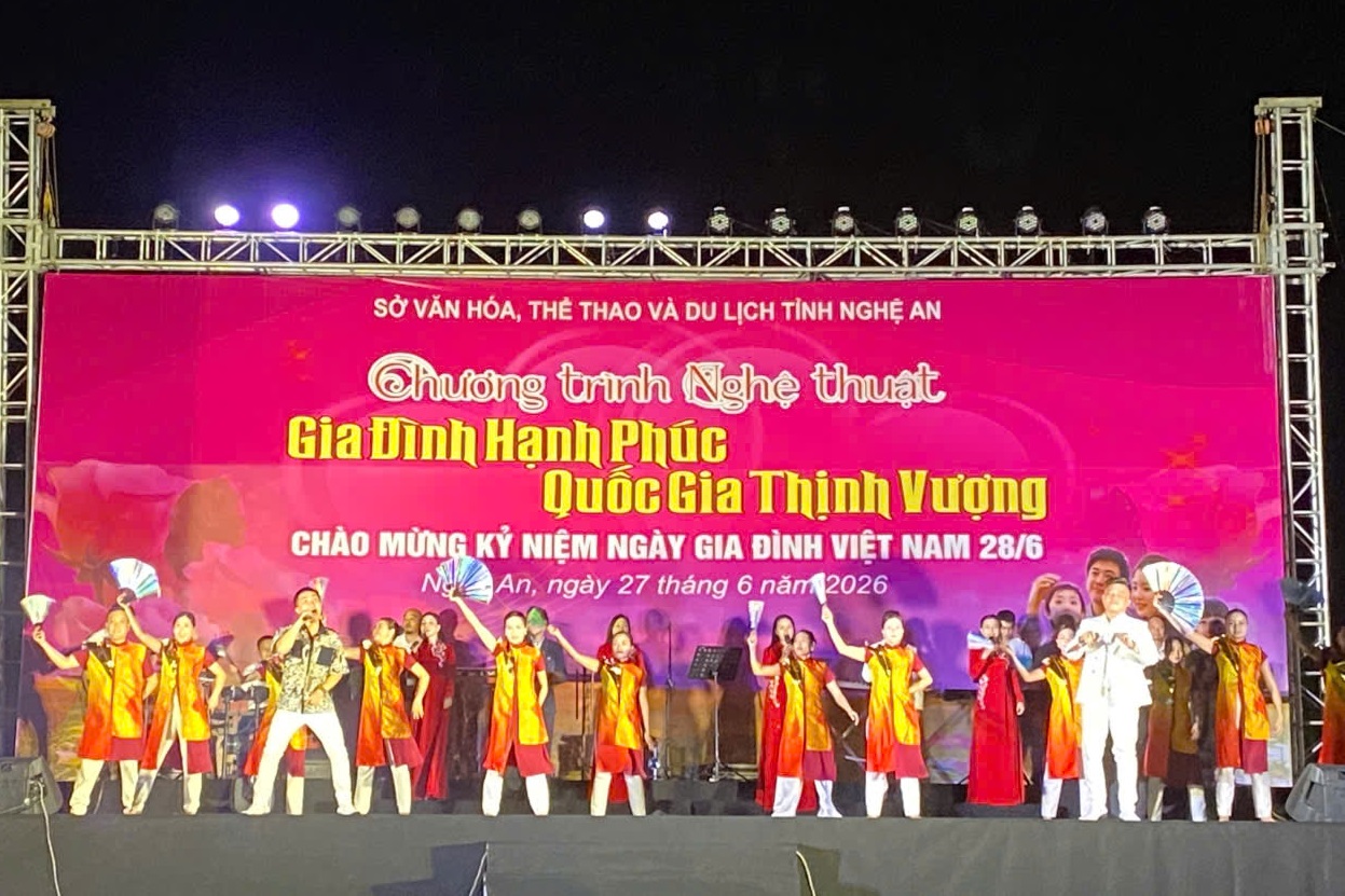 Xúc động chương trình nghệ thuật “Gia đình hạnh phúc, quốc gia thịnh vượng”