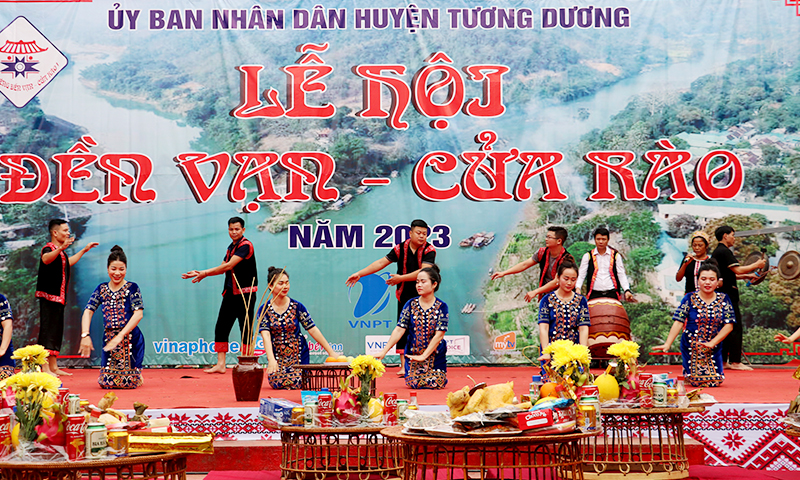 Khai hội đền Vạn - Cửa Rào huyện Tương Dương năm 2023