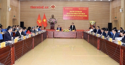 Đoàn công tác Bộ Ngoại giao làm việc với tỉnh Nghệ An