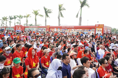 Quảng trường Hồ Chí Minh (Nghệ An) trong dịp Tết Độc lập