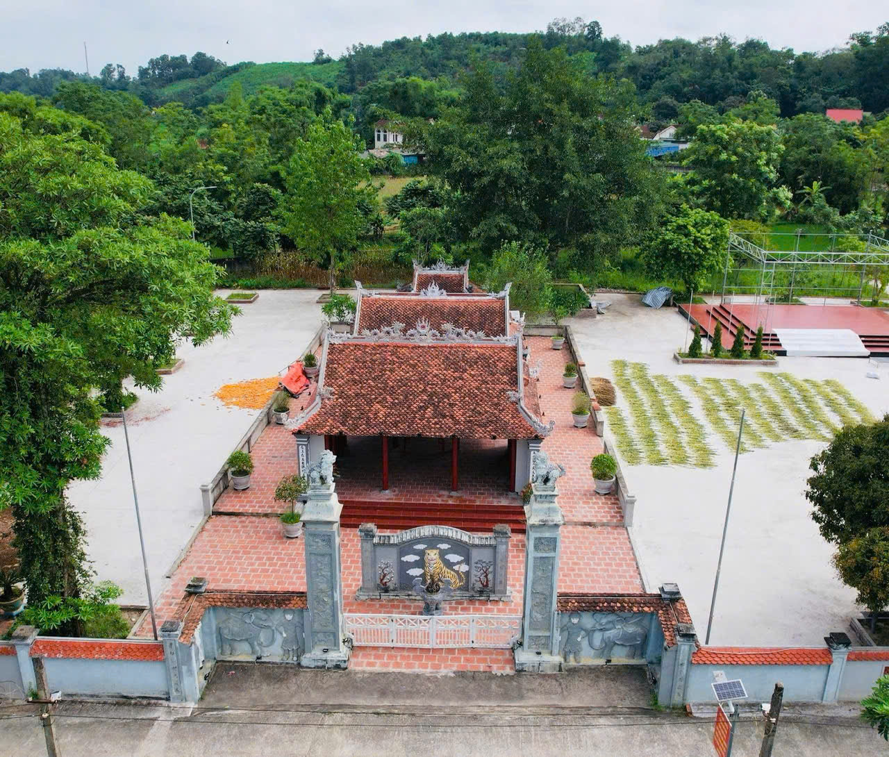 Nguyễn Thù - Từ trung thần triều Lê Sơ đến Đức Thánh Cả của làng Lãng Khê