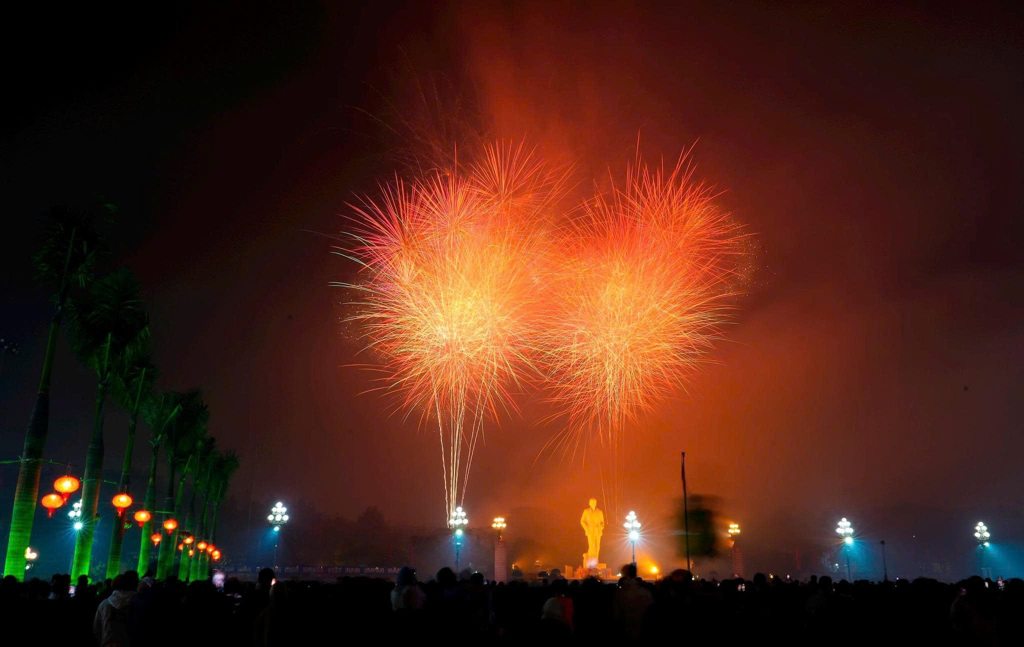 Rực rỡ pháo hoa chào Xuân mới Bính Ngọ 2026