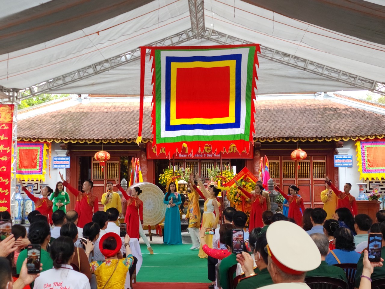 Thành phố Vinh: Trang trọng tổ chức Lễ giỗ  Tổ Hùng Vương tại đền Hồng Sơn.
