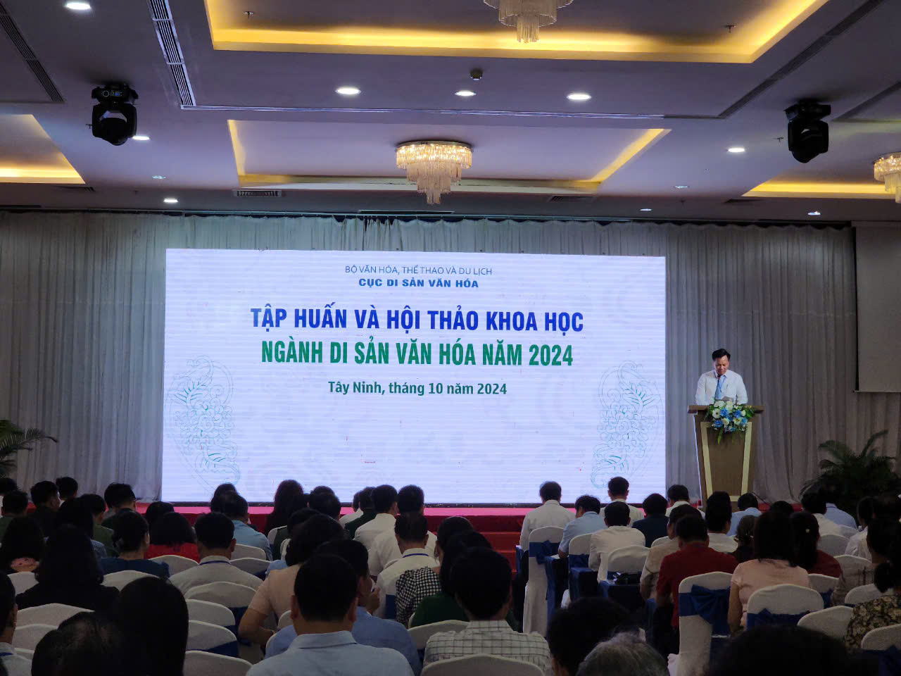 Hội nghị- hội thảo khoa học “Di sản văn hoá - Nguồn lực cho sự phát triển bền vững”