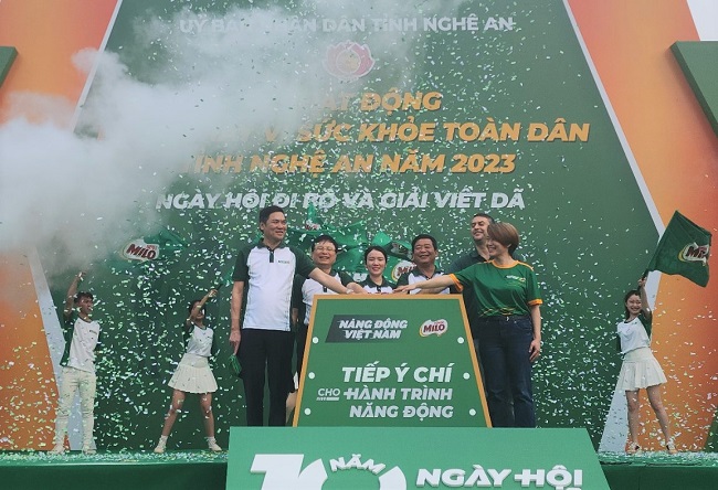 Nghệ An: Hơn 7500 người tham gia Ngày chạy Olympic vì sức khỏe toàn dân năm 2003