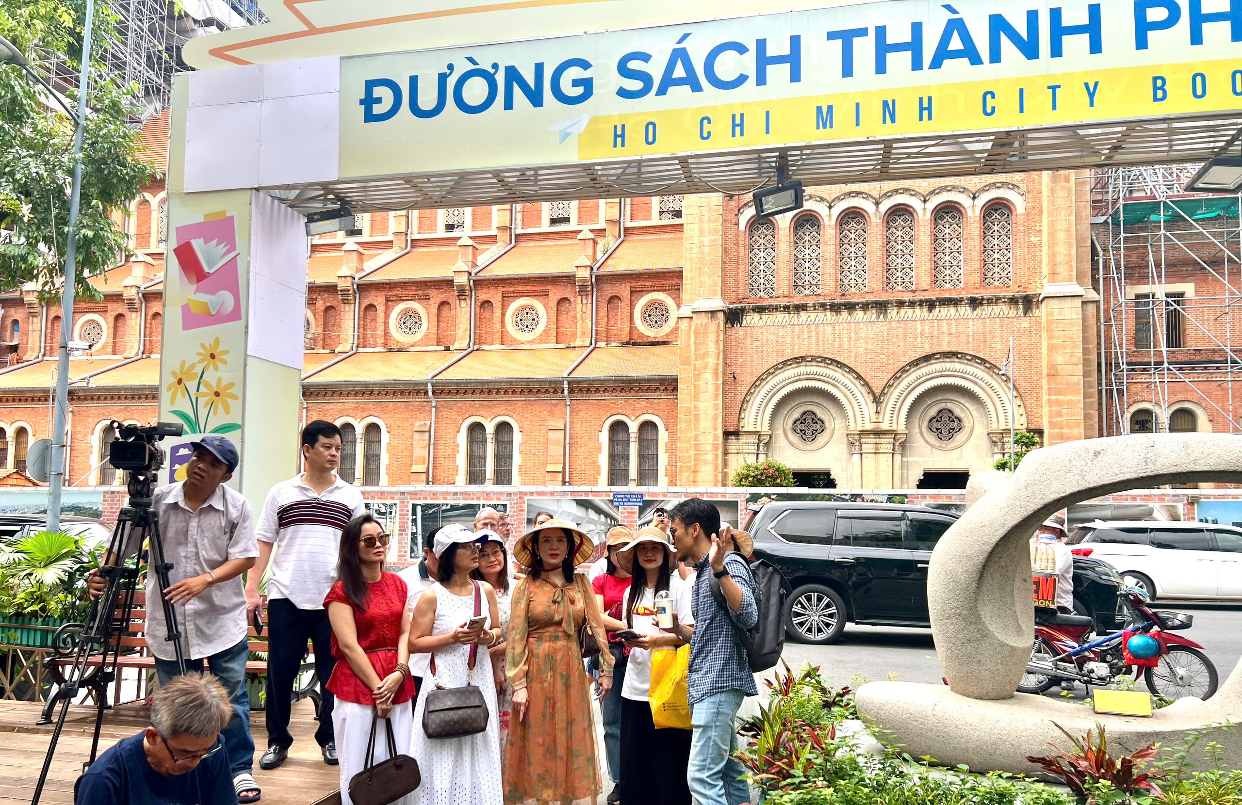 Nghệ An khảo sát, học tập kinh nghiệm xây dựng “Đường sách”